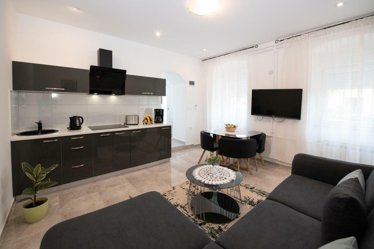 Apartment Emili Opatija Exterior photo